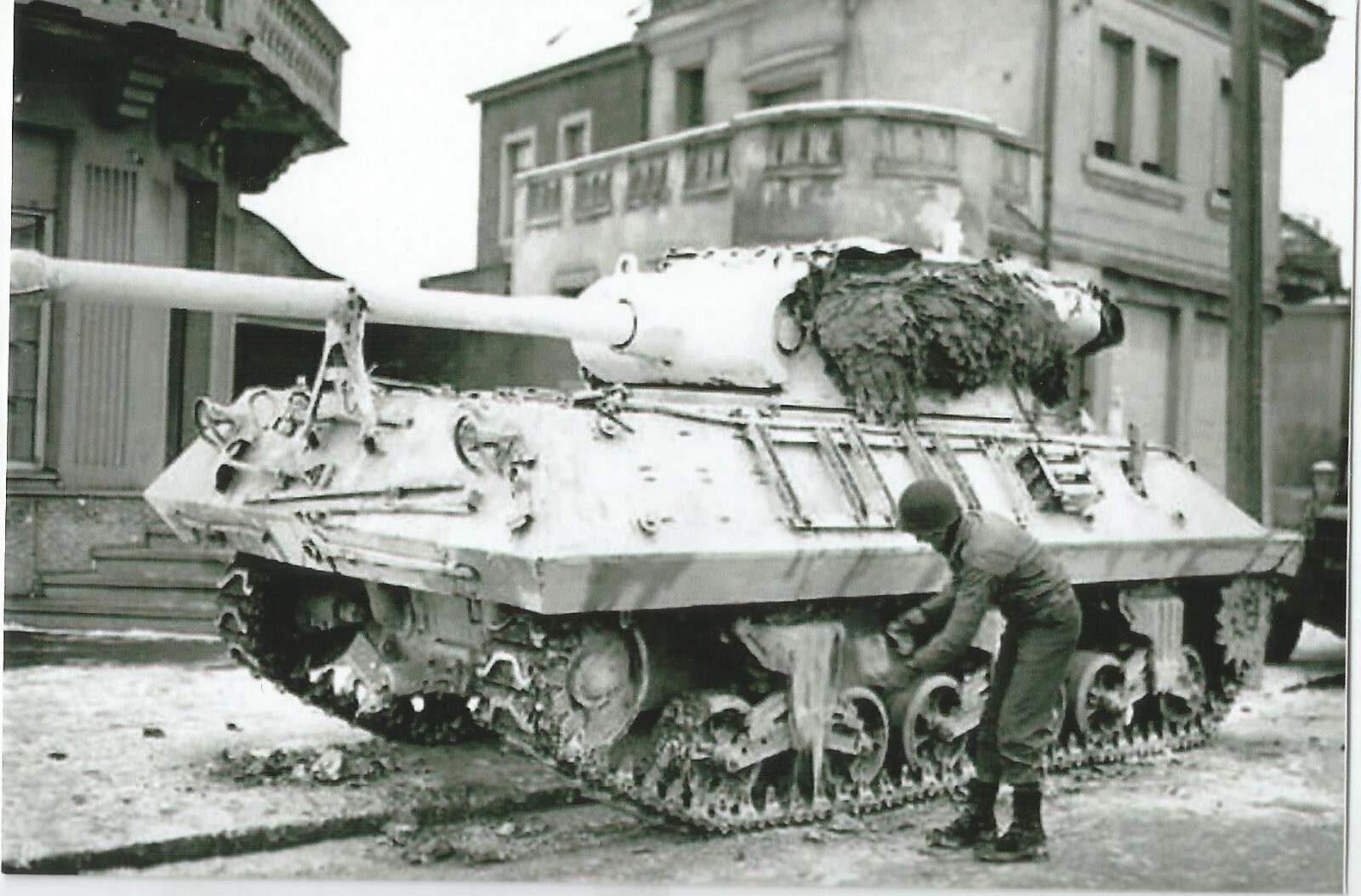 WW II Usa  Photo   ...M36 Jackson Tank Destroyer-- Winter Camo
