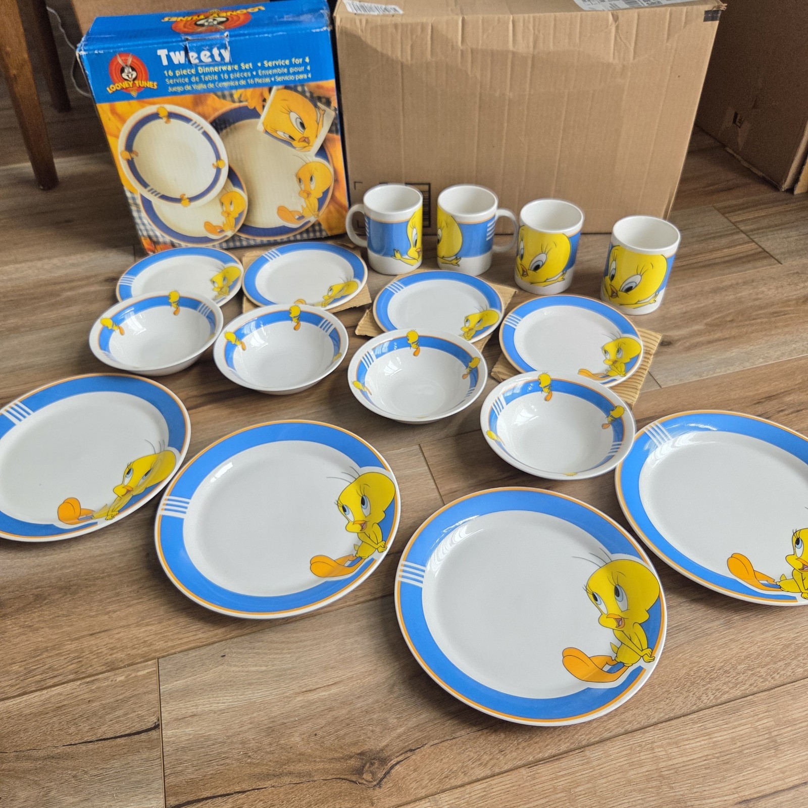 Vtg 16 Pc Tweety Bird Looney Tunes 2000 Dinnerware Set Plates Bowls Mugs Gibson