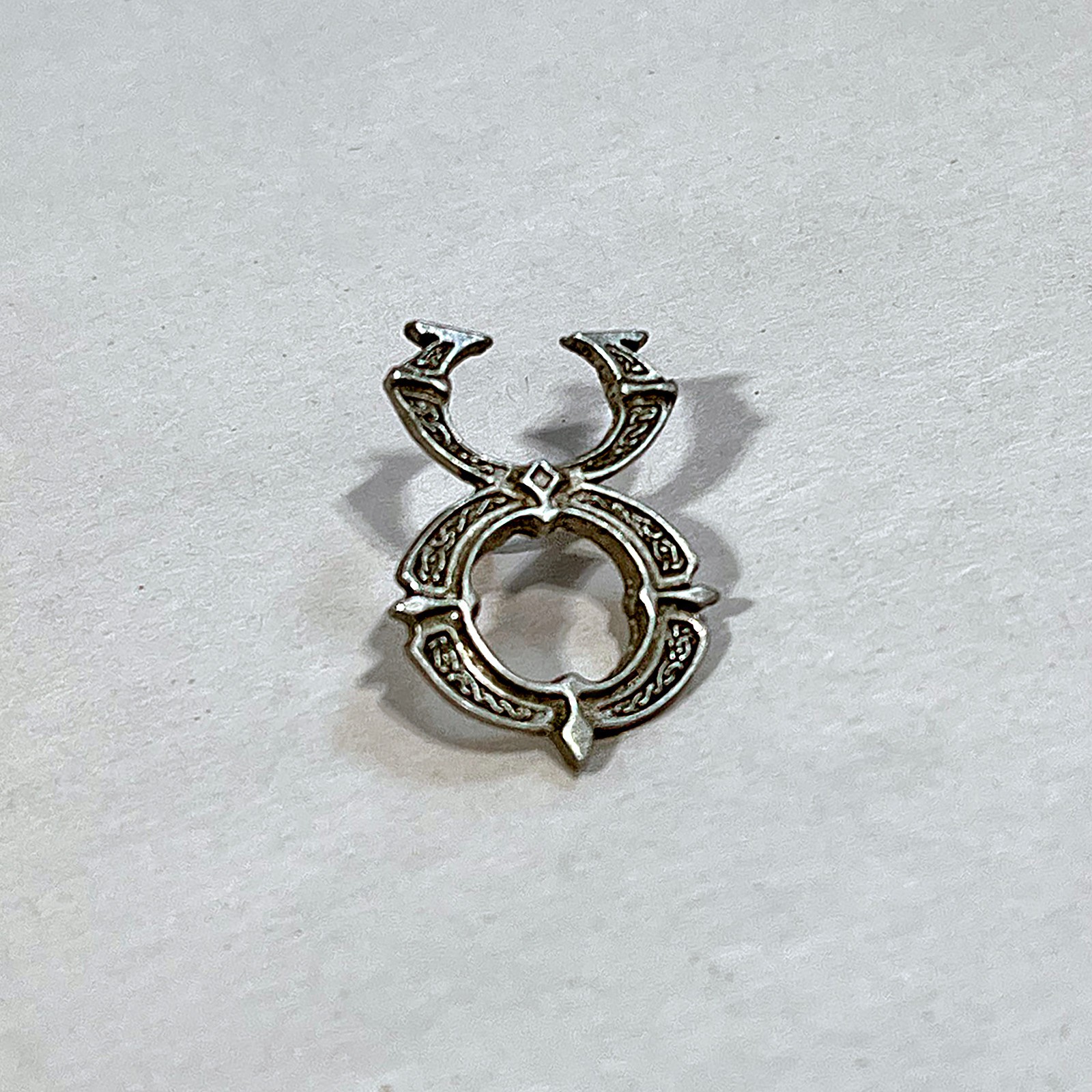 Ultima Online Video Game Logo Pin Pinback ~ Rare ~