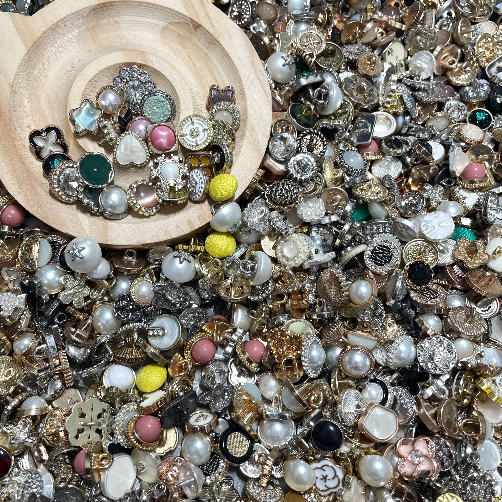 Mixed Vintage Style Buttons Lot 50 Estate Sale Craft DIY Supplies