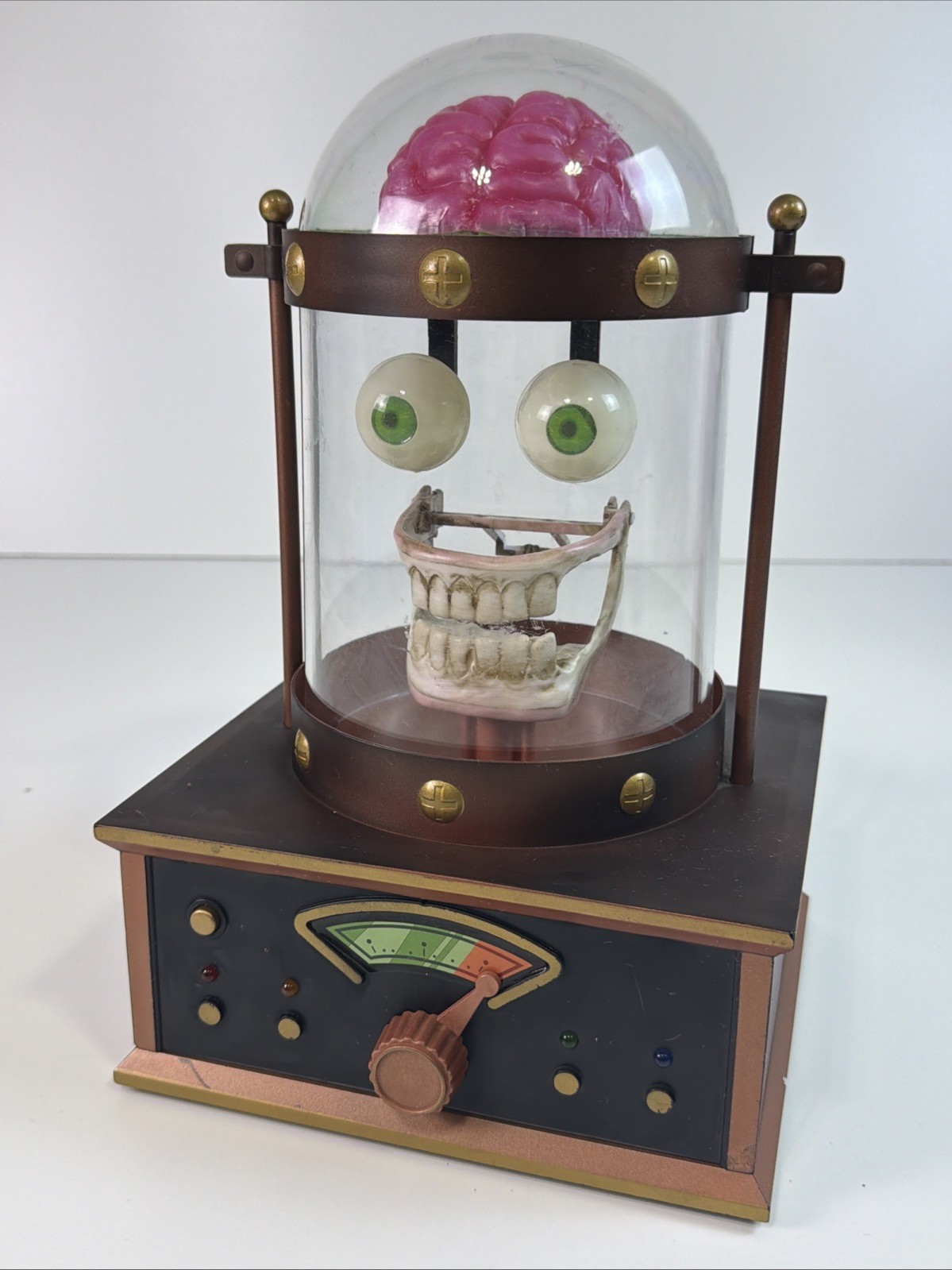 Rare Gemmy Animated Mad Lab Talking Brain Cloche Halloween Animatronic Prop Used