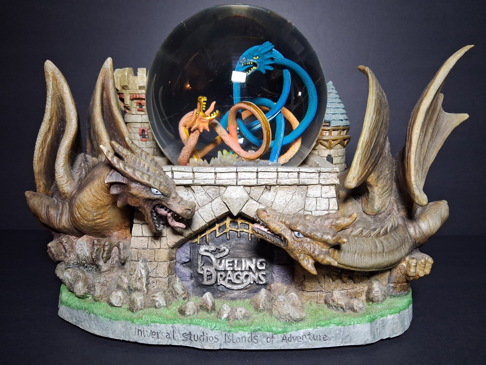 Universal Studios Dueling Dragons Islands of Aventure Snowglobe. VERY RARE. 