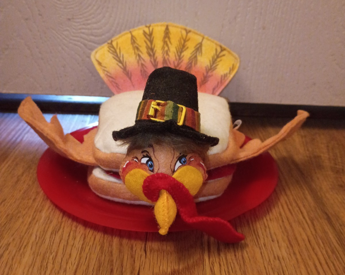  2010 Annalee Gobbler Turkey Sandwich 75th 351310 Doll 7” Posable Wings RARE
