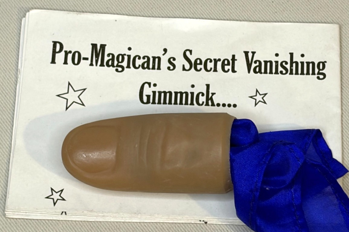 Pro Magicians Secret Vanishing Gimmick Thumb Tip and Silk Magic Trick Set
