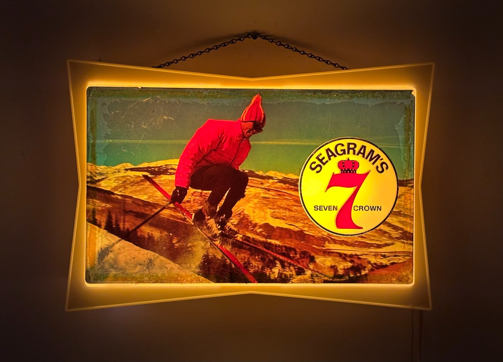 VTG 1950s SEAGRAMS 7 Crown Lighted Bar Sign Skiing Ski Resort Winter Scene