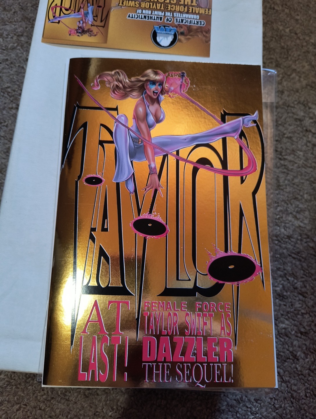 FEMALE FORCE TAYLOR SWIFT Comic KARYCH GOLD FOIL C2E2 VARIANT TIDALWAVE LE100