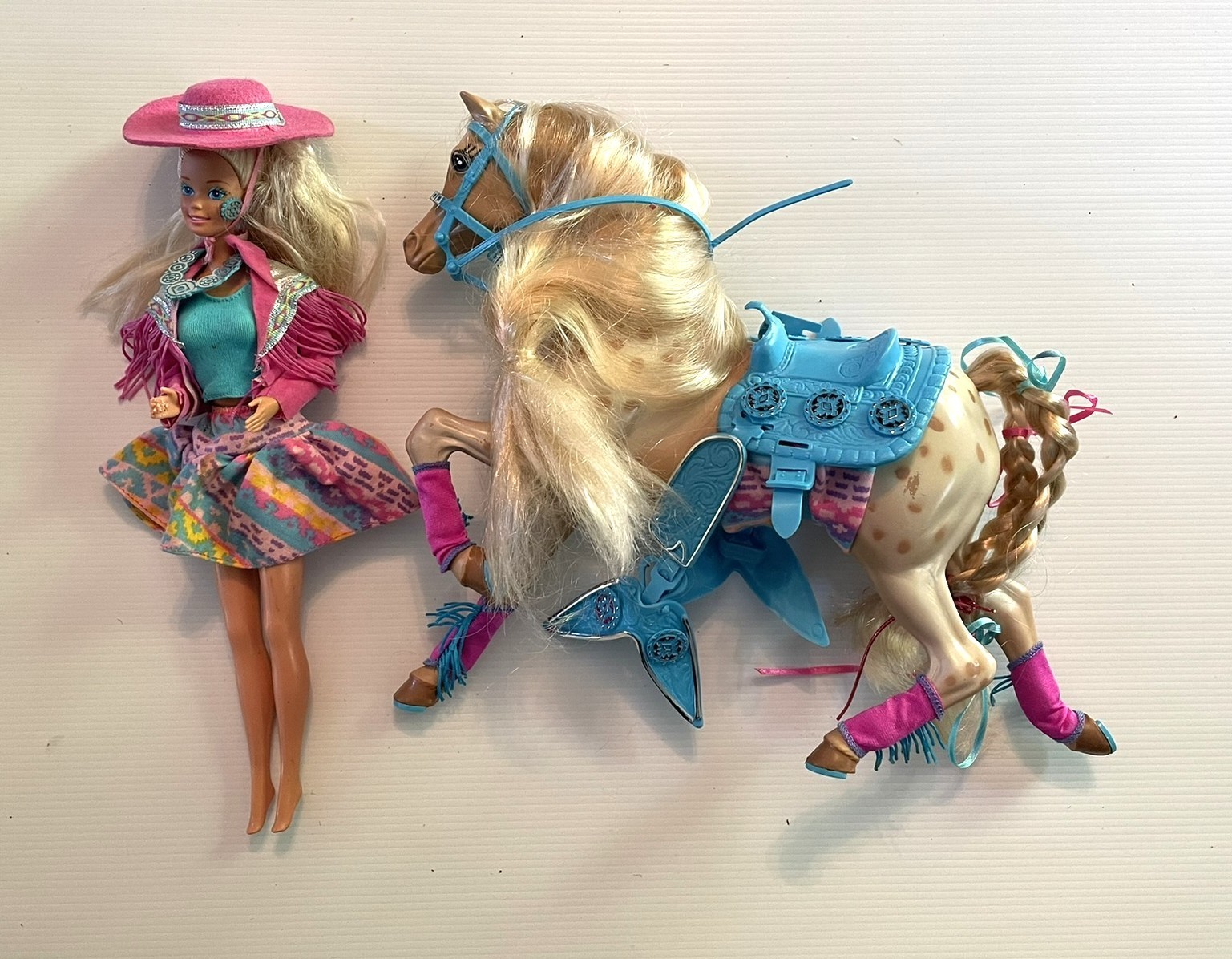 Vintage 1990 MATTEL Sun Runner Horse w/Western Fun Barbie Doll # 9961 Incomplete