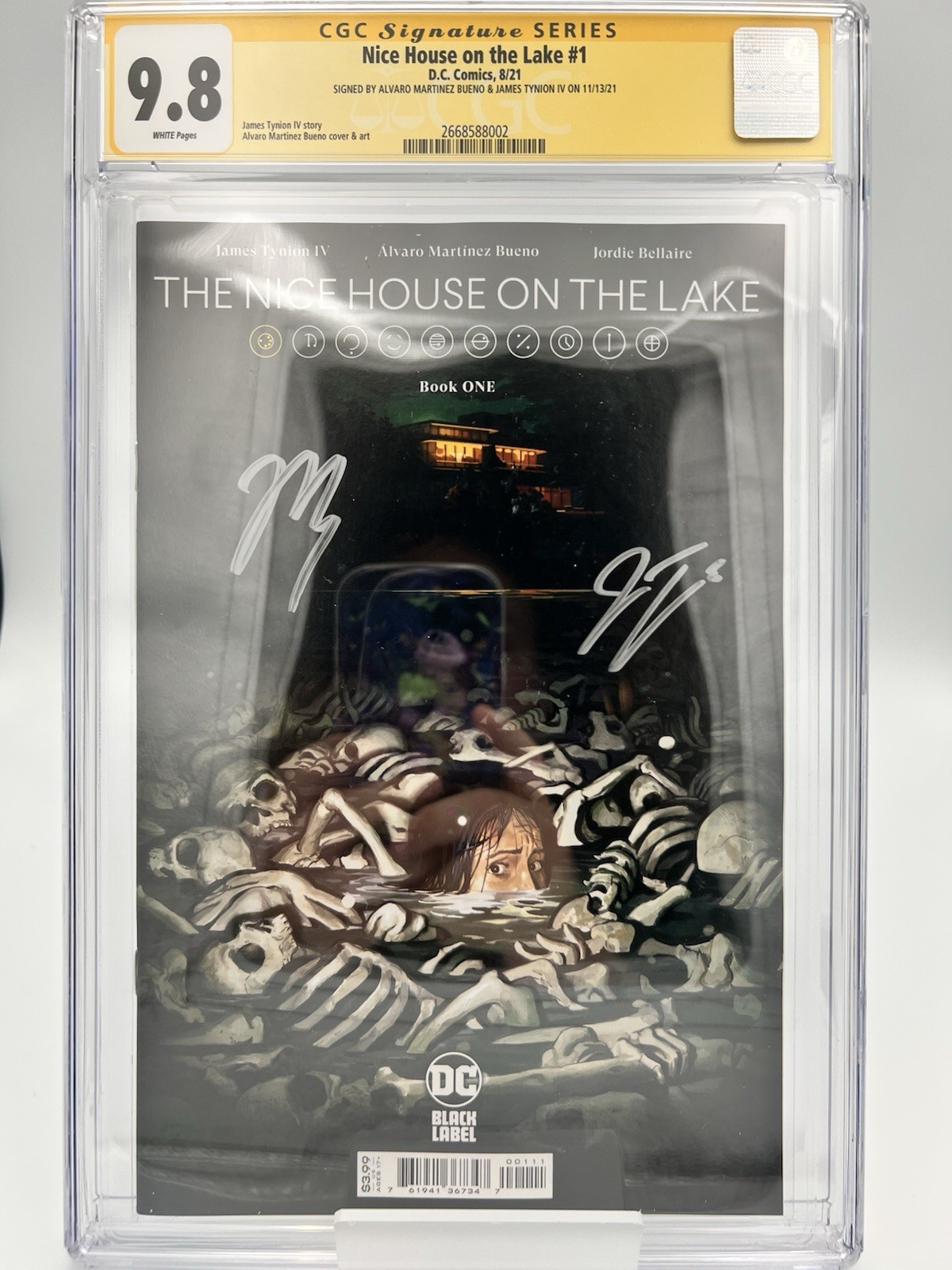 DC Comics The Nice House on the Lake #1 (2021) CGC 9.8 Dual Signed Tynion/Bueno