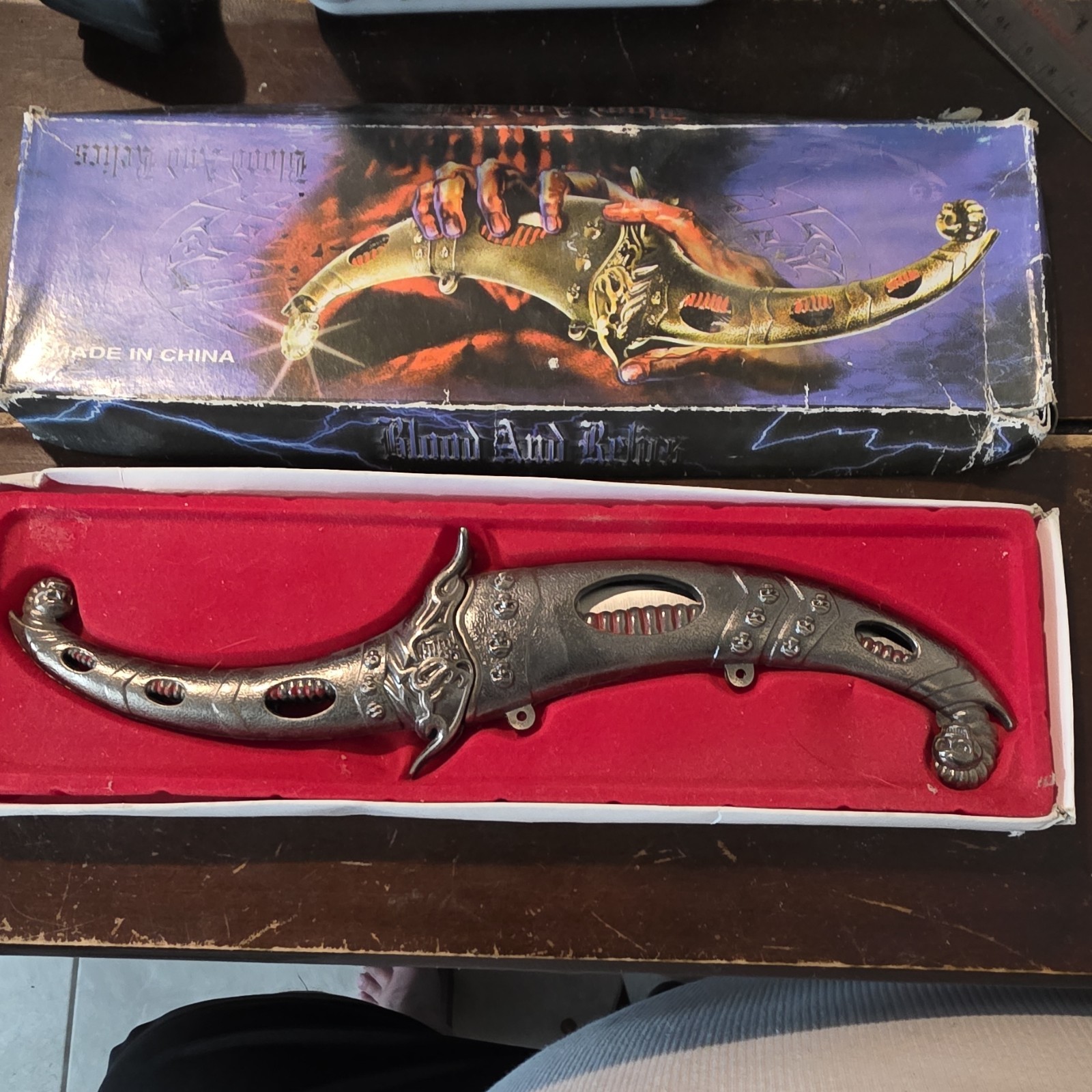 Blood And Ruins Hawkbill  Fixed Blade Metal Handle Liner Box
