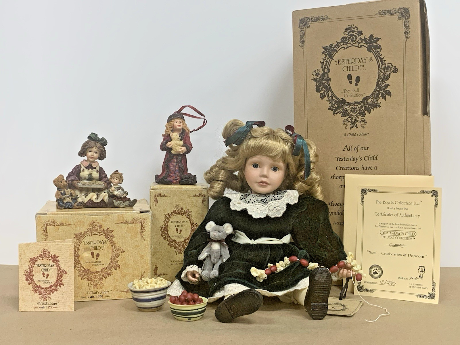 Mint Vintage Retired Boyds Collection Yesterdays Child Lot Noel Doll & Figurine
