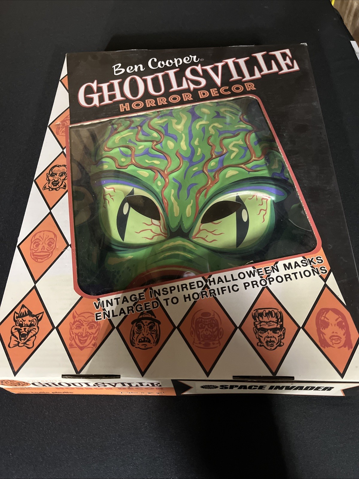 Ben Cooper Ghoulsville Retro Horror Decor Space Invader   Giant Mask Halloween