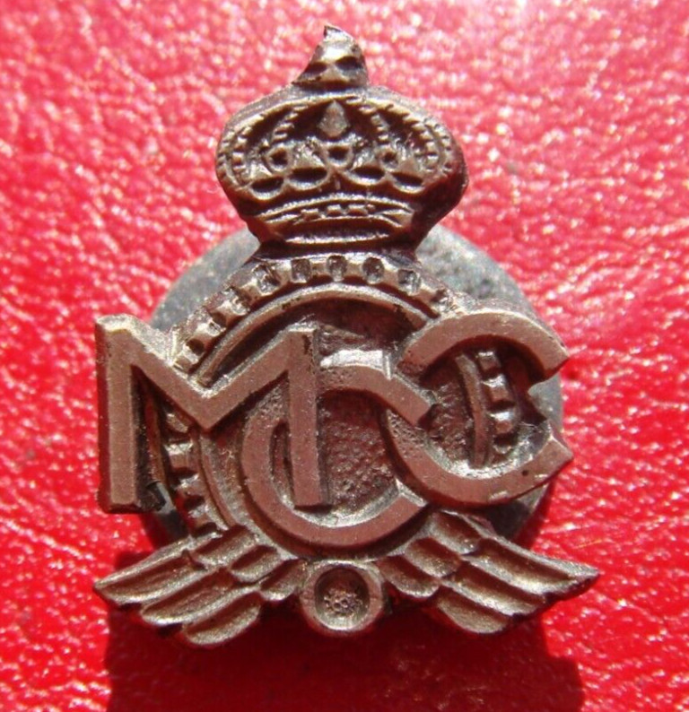EXTREMELY RARE Motorcycle club MCC Biker BRONZE SILVERED LAPEL BUTTONHOLE BADGE