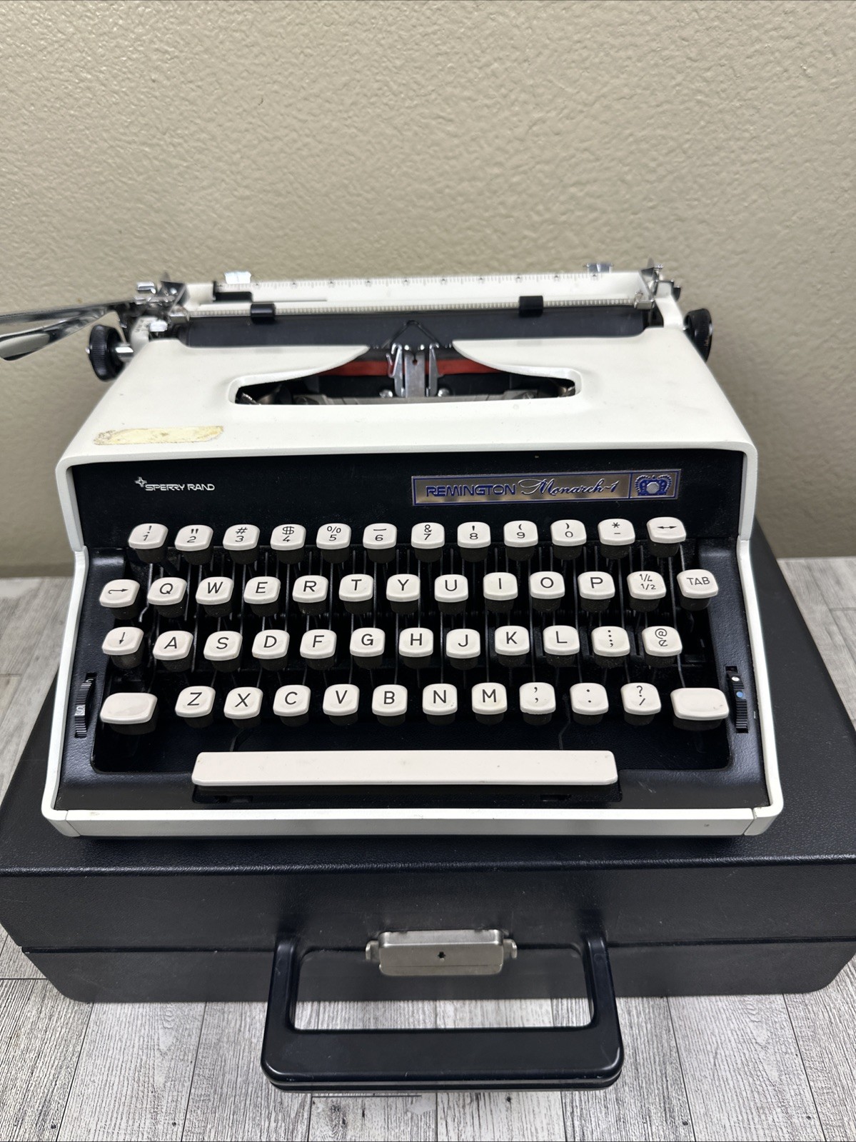 Remington Monarch 1 Typewriter Sperry Rand Portable Wht W Case Mid Century Rare