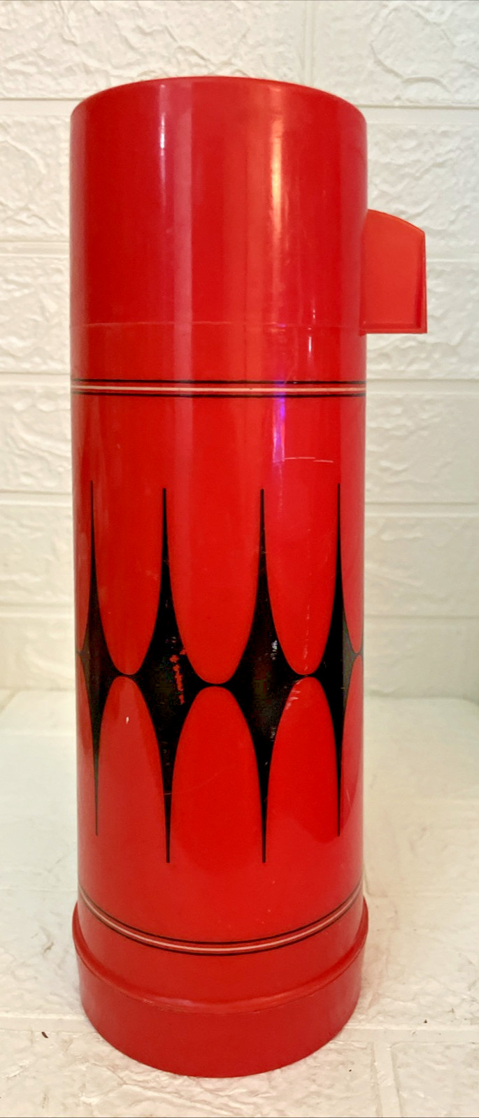 Vintage Aladdin\'s Vanguard No. 23C Pint Thermos Red & Black Diamond Complete