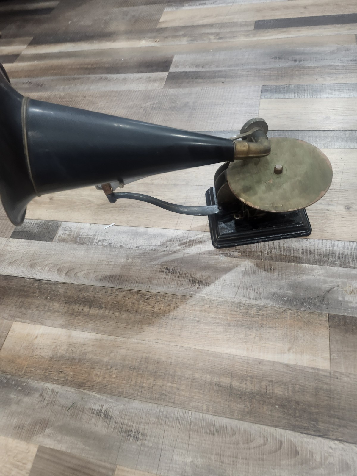 ORIGINAL STANDARD MODEL AA OPEN WORKS PHONOGRAPH