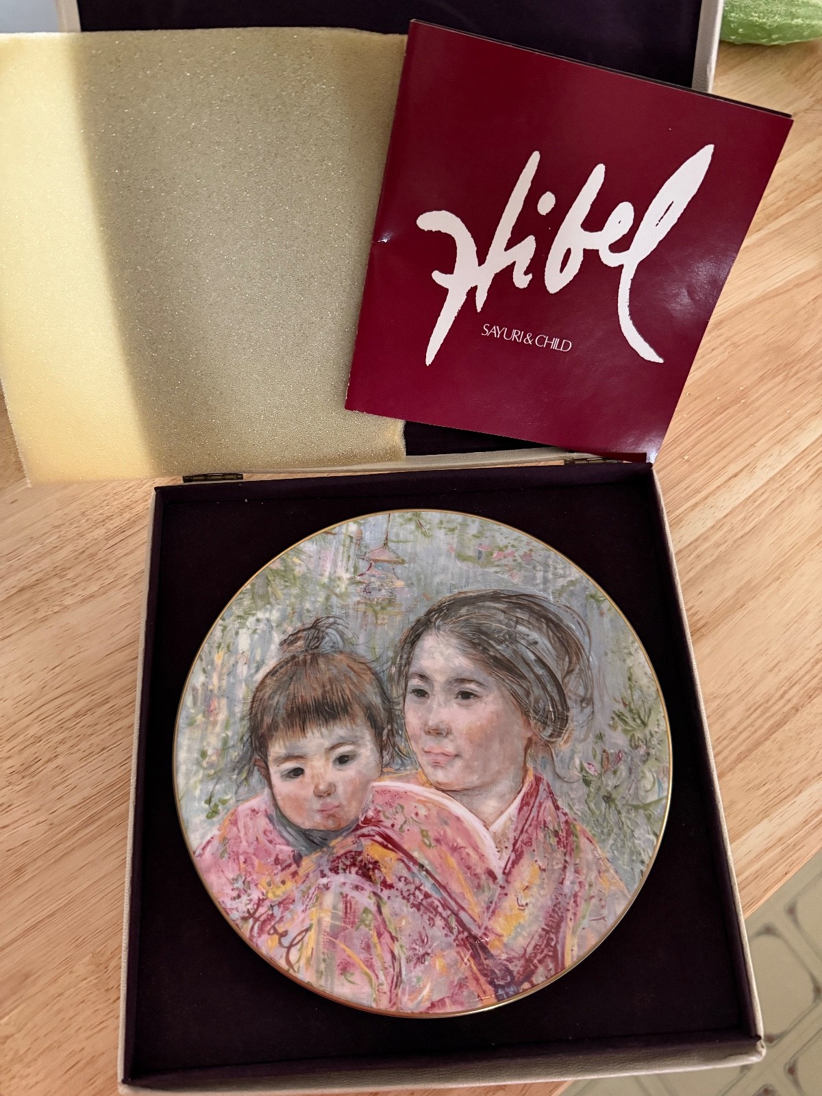 Brand NewRoyal Doulton (Sayuria & Child) 1974 Plate #10438