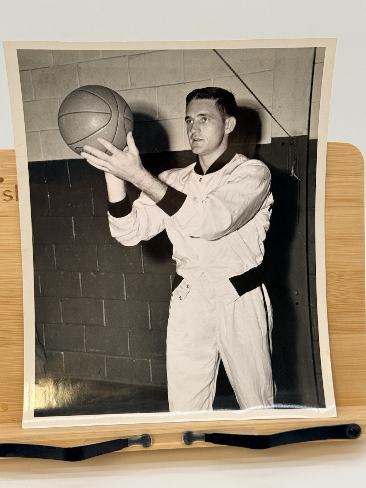 1955 US Army Press Photo Basketball Schofield Barracks Hawaii Jack Wise