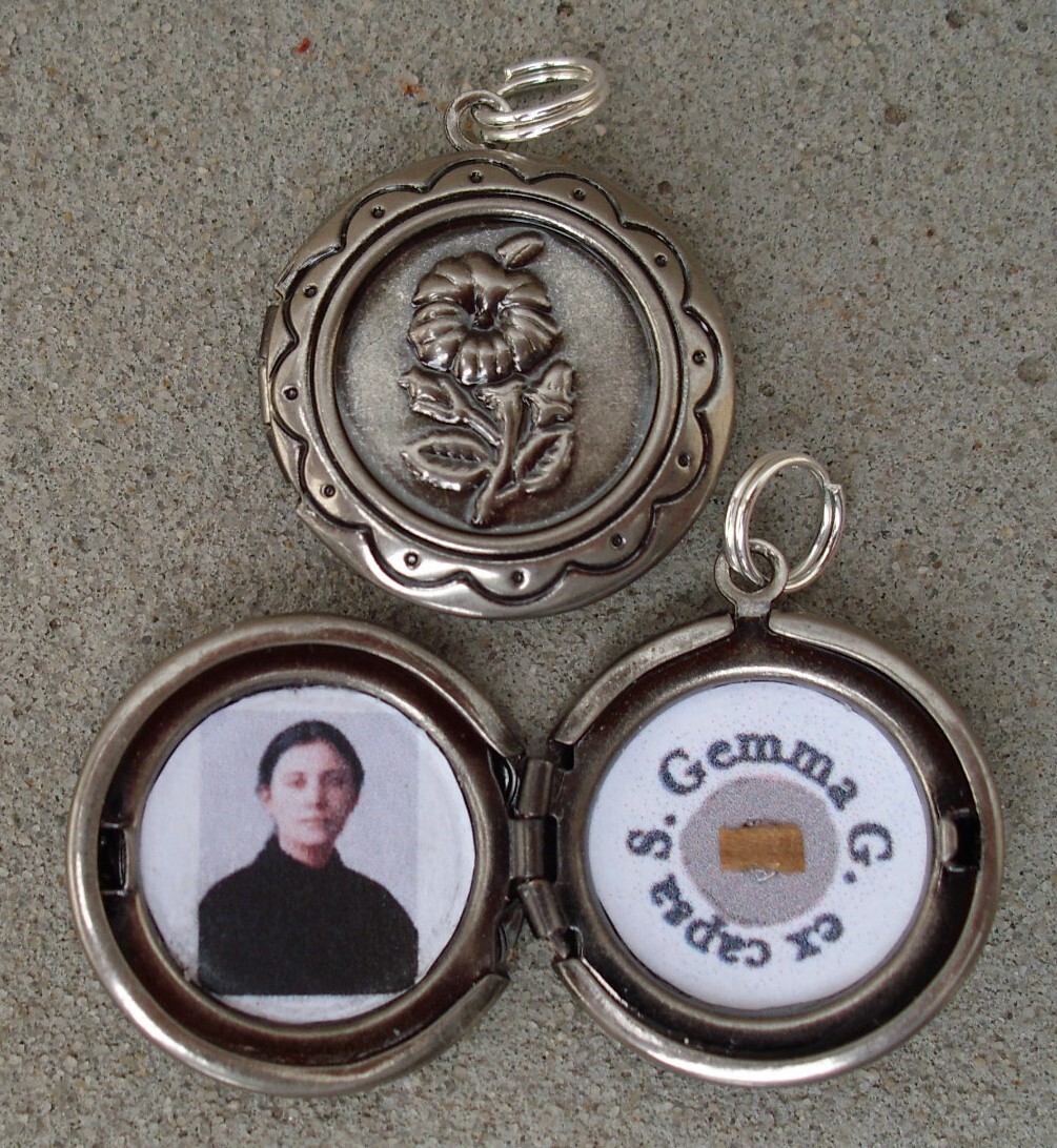 St Gemma antique relic locket--Stunningl