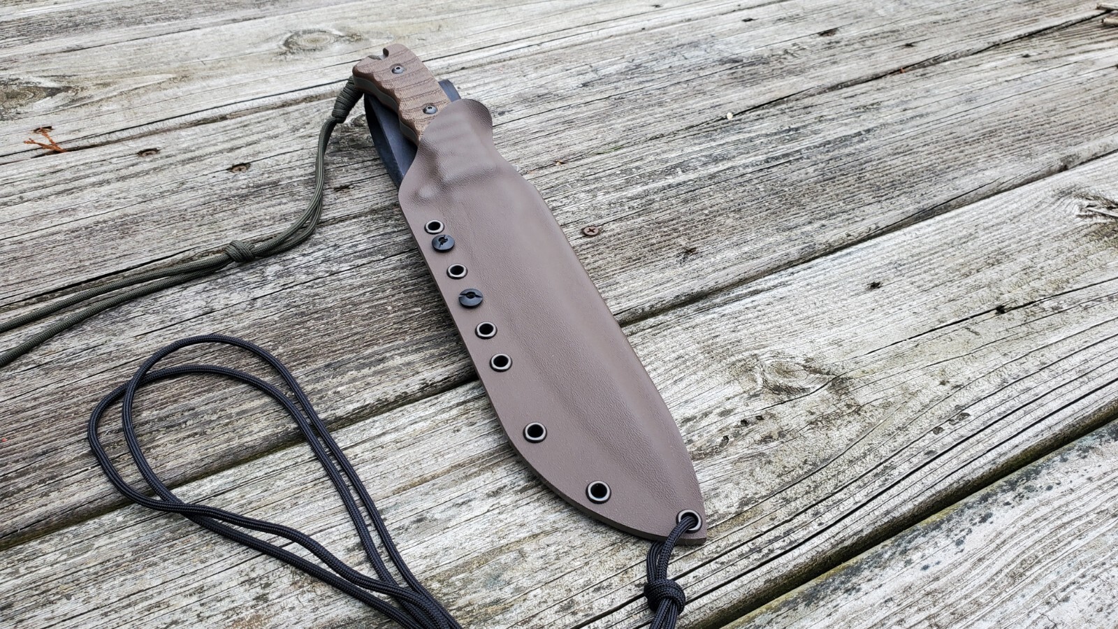 Custom Kydex sheath for TOPS Wild Pig Hunter, taco,  offset drop (ChBr/Leather)