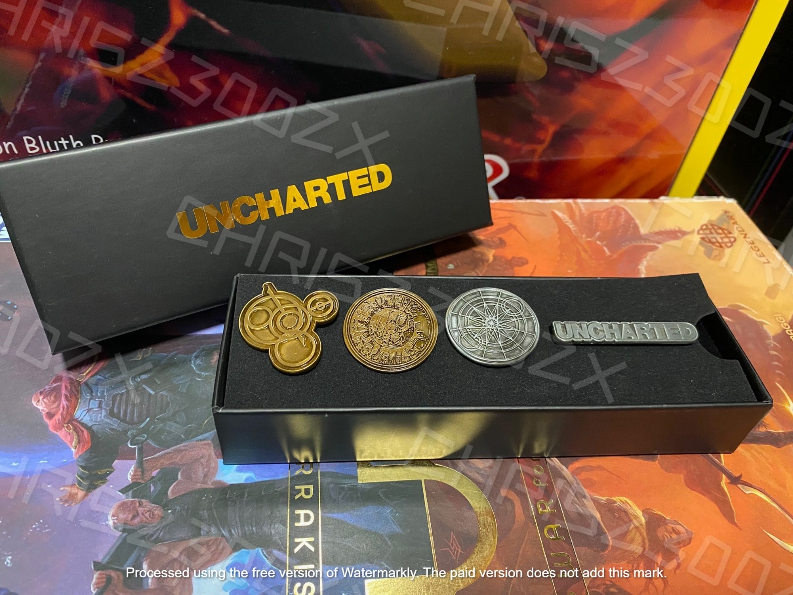 Uncharted Lapel Enamel Pin Badge Figure Box Set Antique Gold / Silver Plate