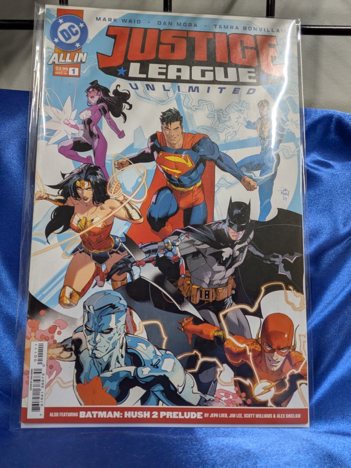Justice League Unlimited #1 CVR A Dan Mora Cover 11/27 DC Comics