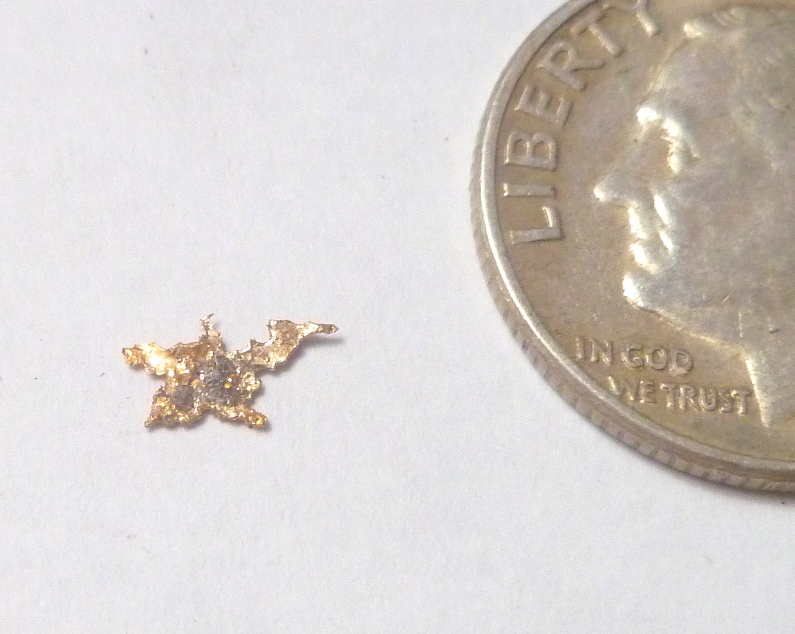 CALIFORNIA CRYSTALINE GOLD SPECIMEN .056 GRAM GOLD
