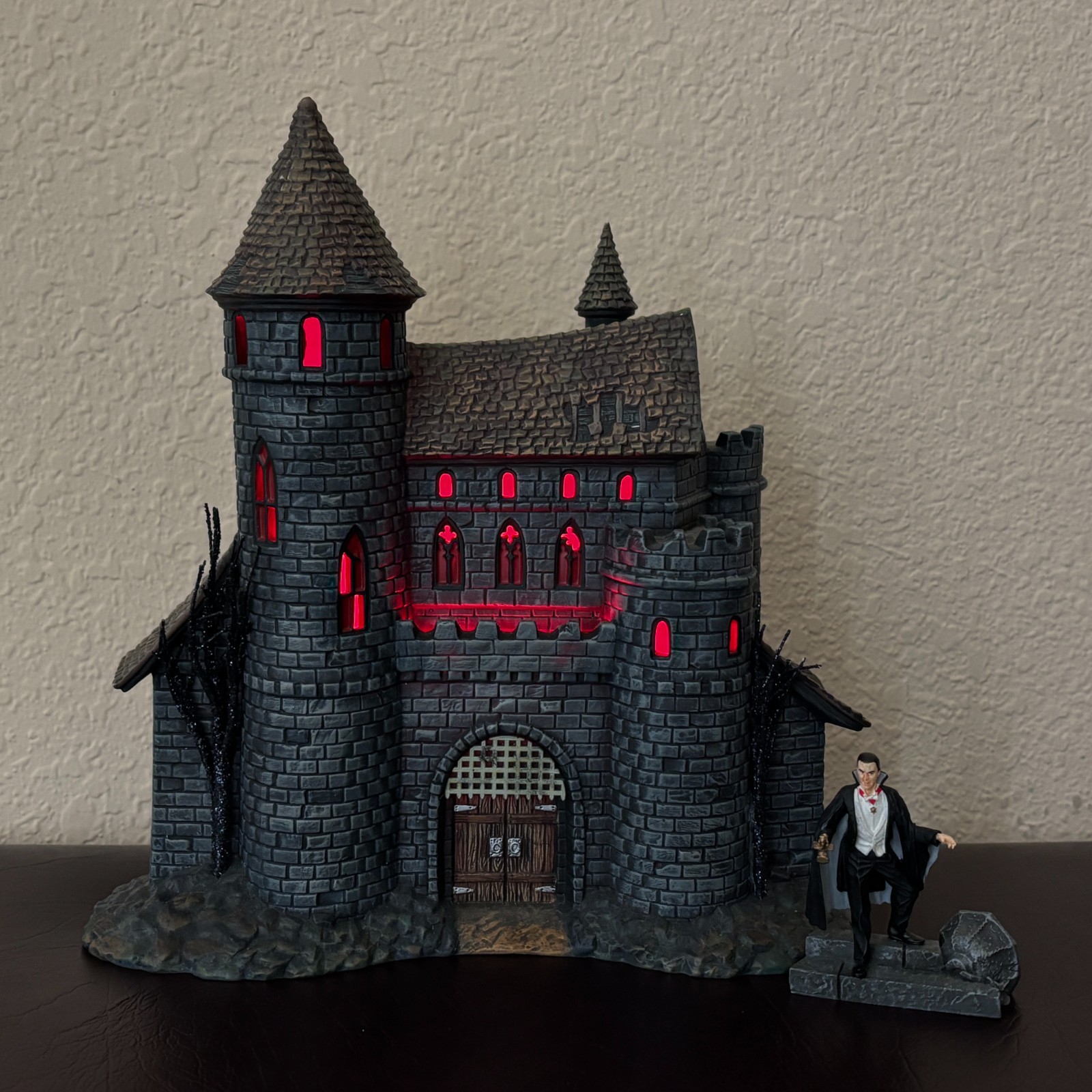 Dept 56 Dracula’s Castle – Bela Lugosi Dracula – EUC w/ Box