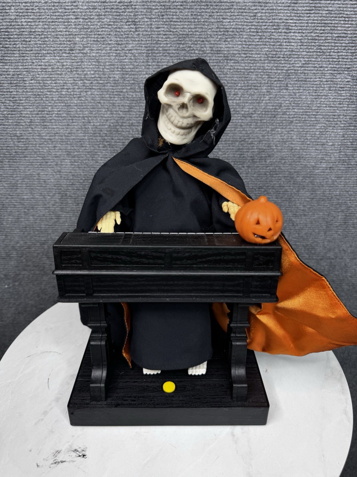 VTG 1990'S GEMMY ANIMATED GRIM REAPER PLAYING PIANO SKELTON RED EYES MOVES TESTD
