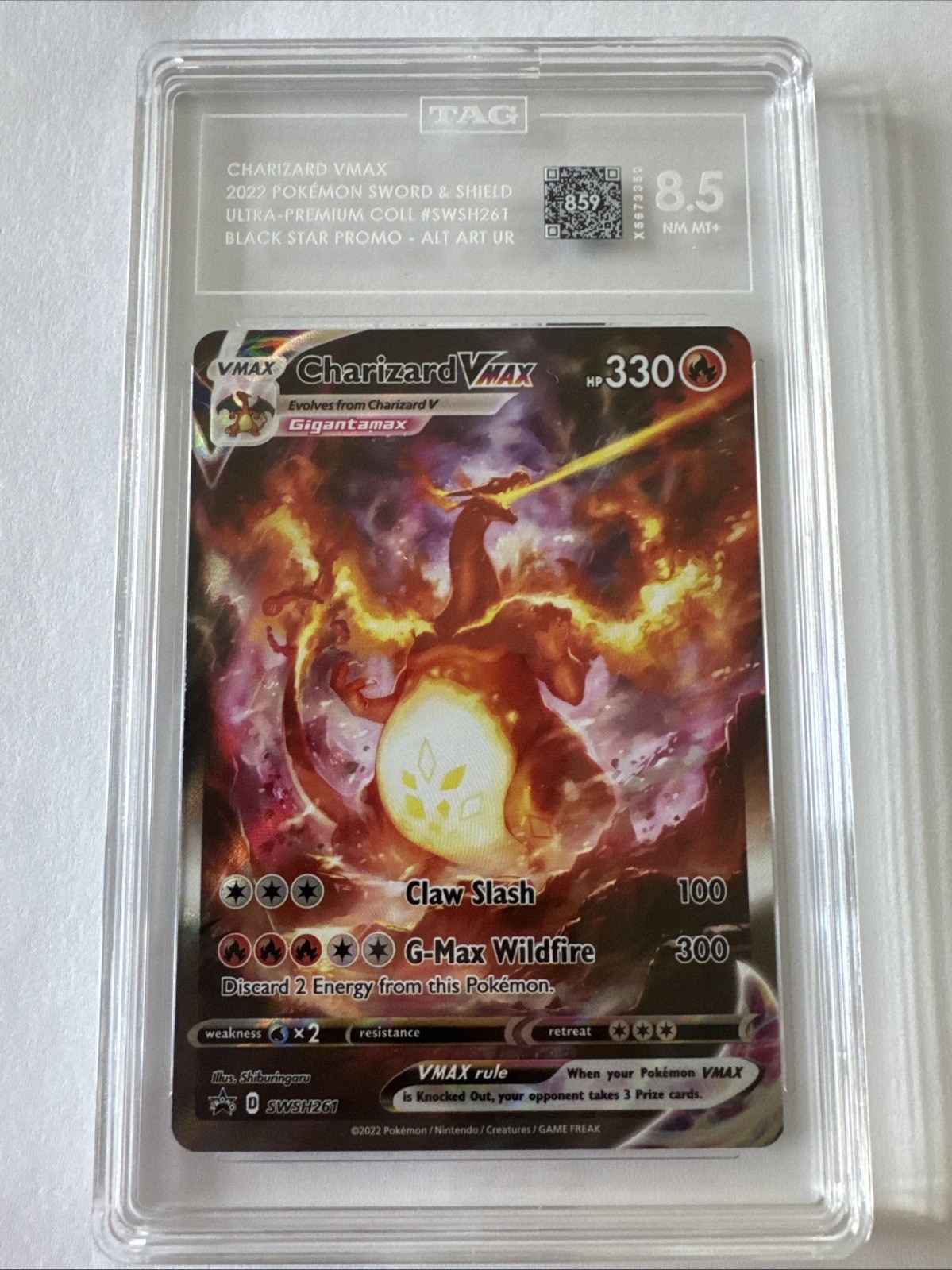 Pokemon TAG 8.5 Charizard VMAX SWSH261 Black Star Promo