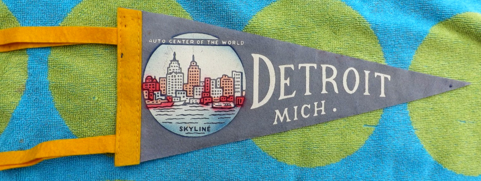 VINTAGE 1950s DETROIT MICHIGAN AUTO CENTER PENNANT 12\