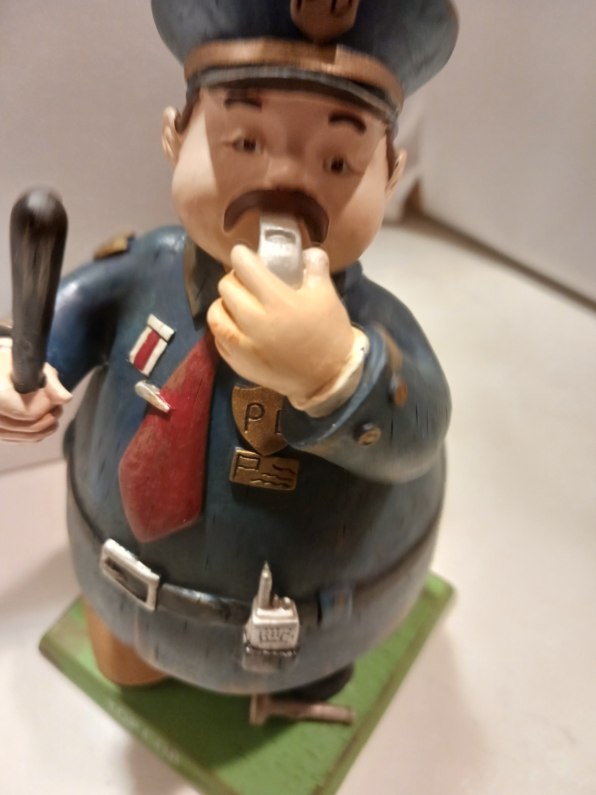 Bobble Body Police Officer Figurine HandPainted 7 Inch Tall NEW