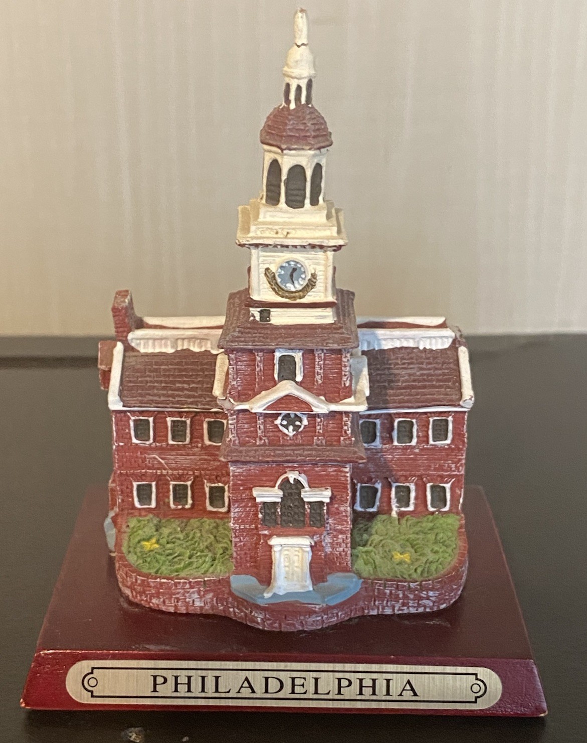 Independence Hall Philadelphia Souvenir READ DESCRIPTION