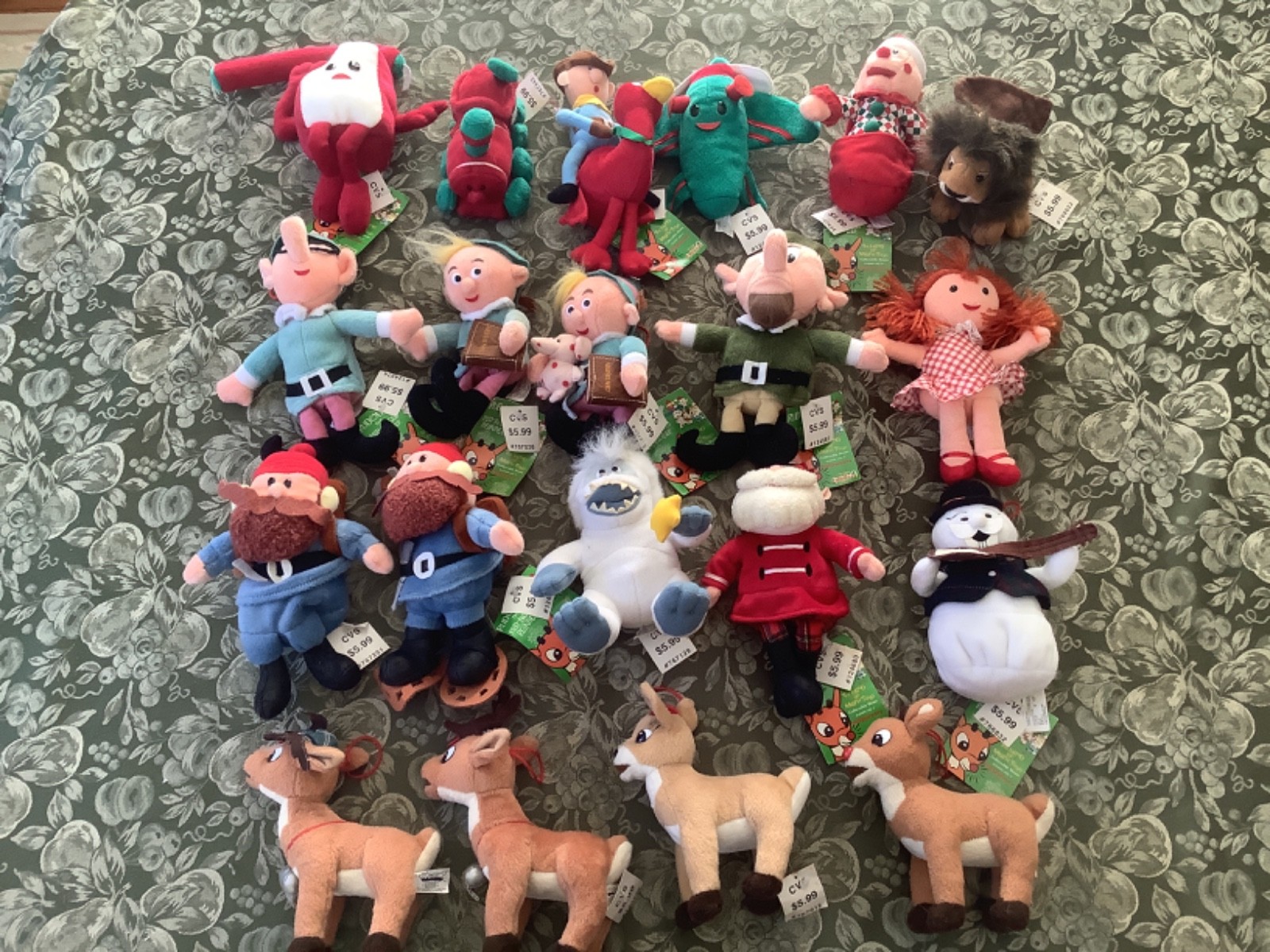 Rudolph The Red Nosed Reindeer Island of Misfit Toys CVS Lot of 20 plush stuffin