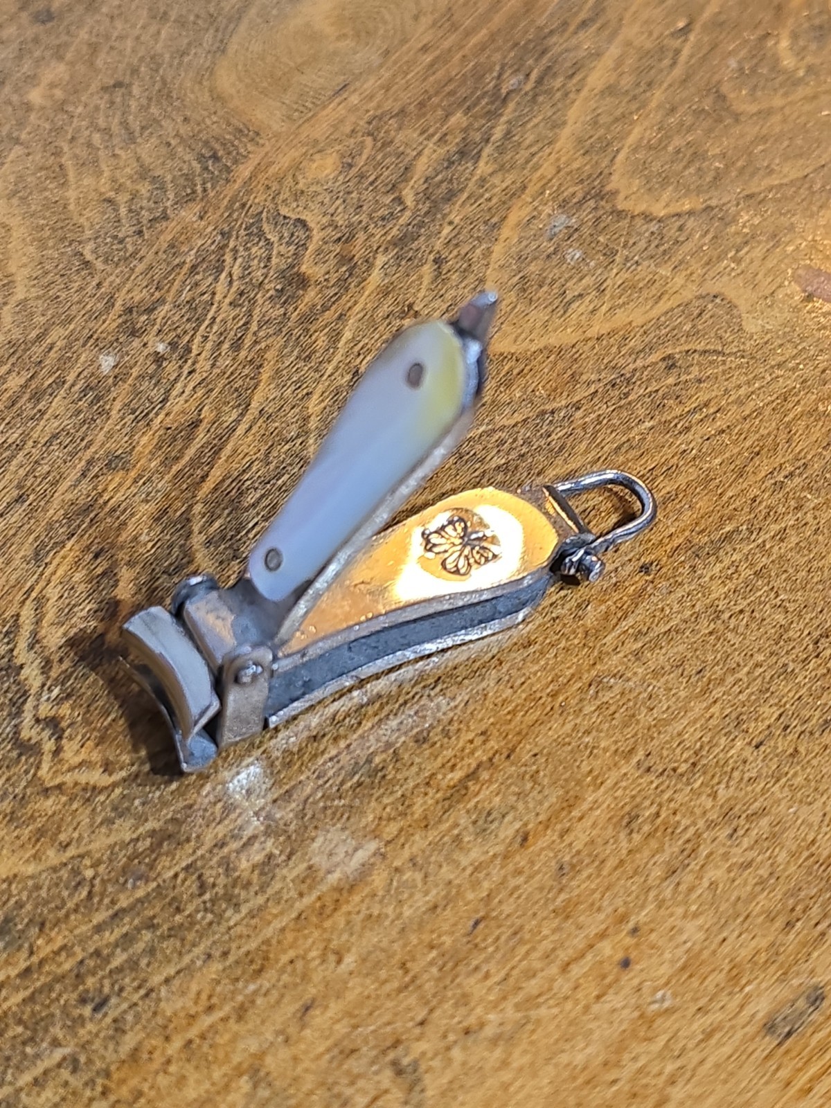 Antique 1913 W.H. Morley & Sons GERMANY ~ NAIL CLIPPERS ~ MOTHER OF PEARL HANDLE