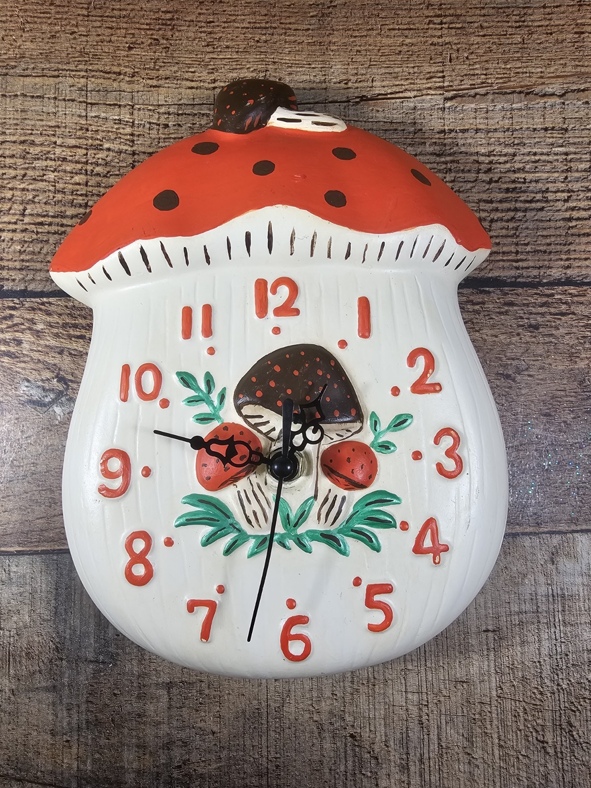 VTG 1977 Handmade Merry Mushroom Clock, 8\