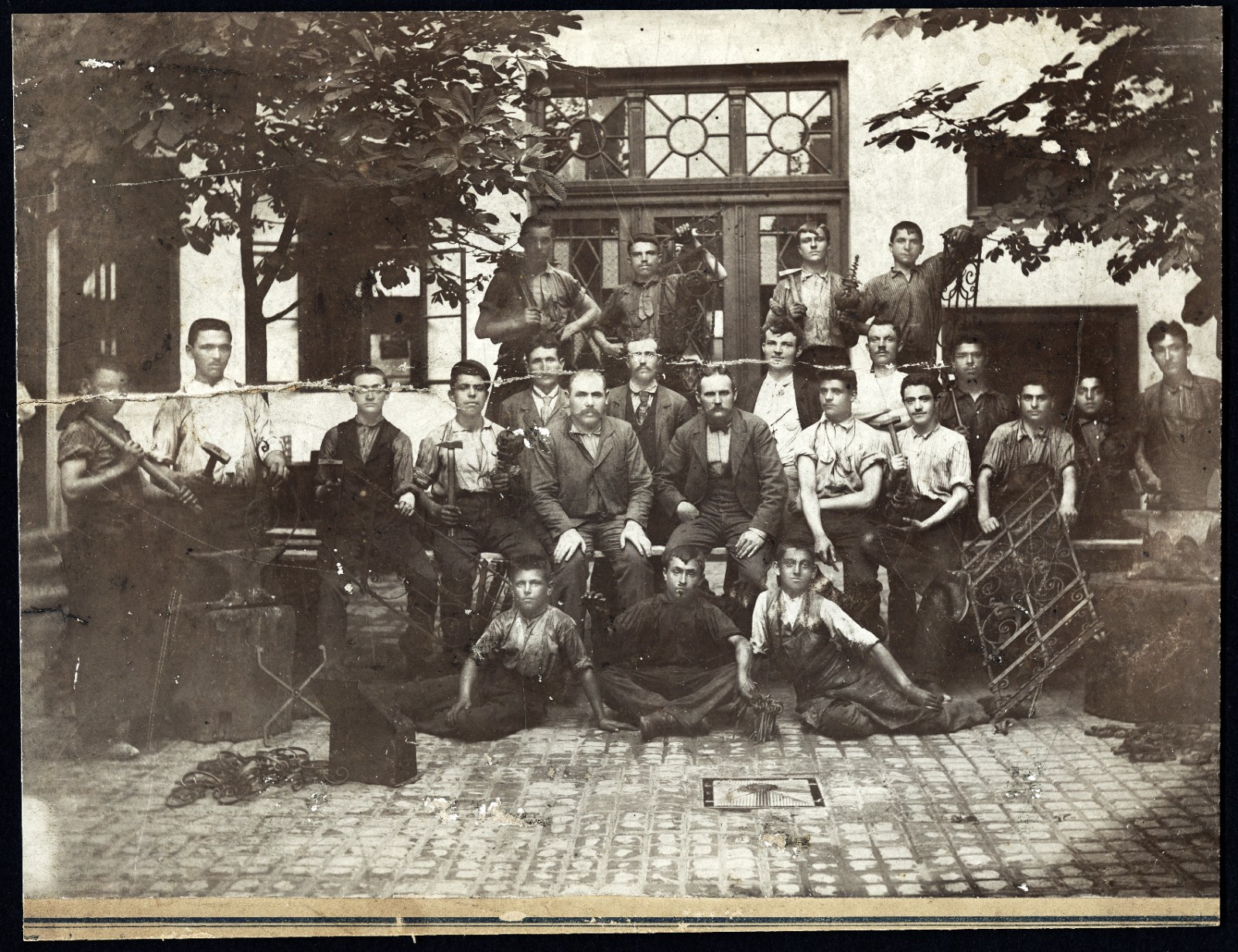 LARGER SIZE, blacksmiths, workers with the factory owner, occupation, fracture m