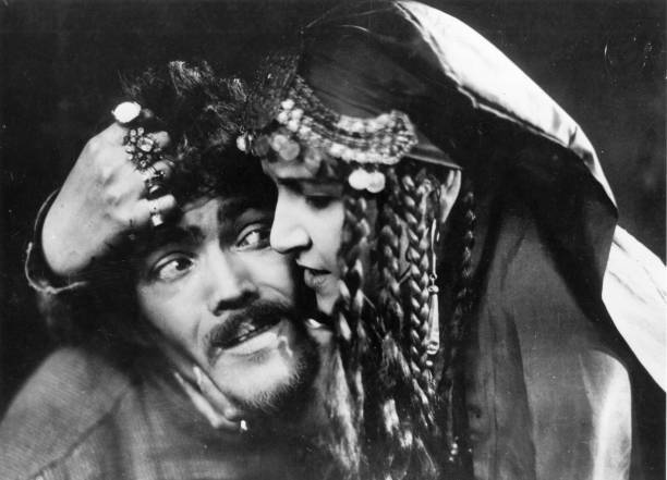 Man ravished a bejewelled woman a scene Fritz Lang's German f- 1930 Old Photo