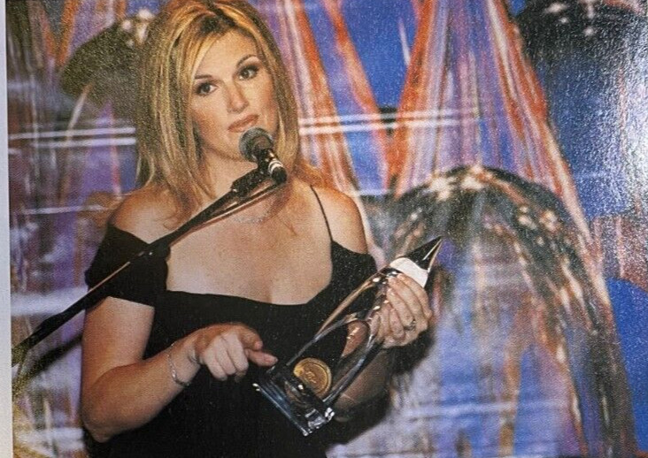 2000 Country Singer Trisha Yearwood