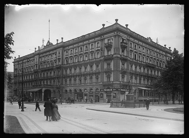 Photo:Berlin Germany Kaiserhof Hotel ARC Hoover Food Commission 1919