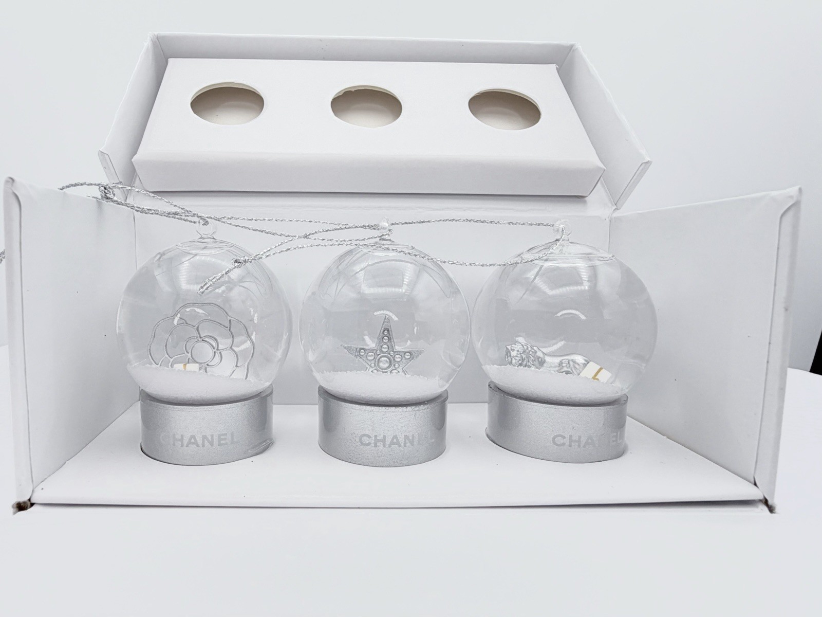 CHANEL Beauté Limited Edition Celebration 3pc Snow Globe Ornament Set GWP BNIB