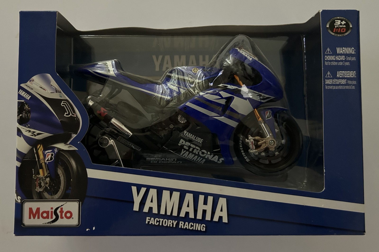 Vintage Maisto 1/10 Scale Yamaha Factory Racing 2011 Jorge Lorenzo MotoGP No.1
