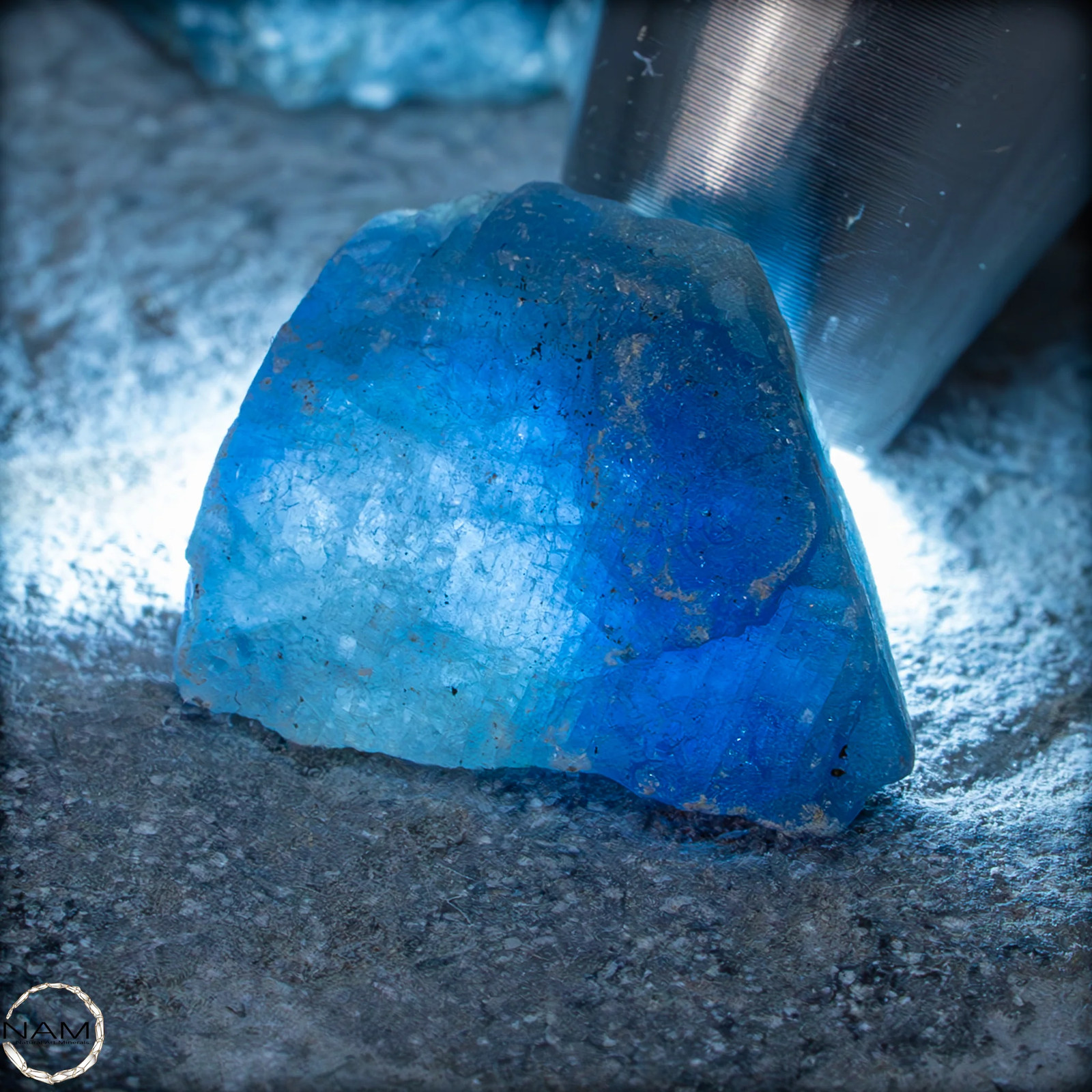 lot Dark Blue Sapphire Crystal from Kenya - 20.19g - 100.95ct