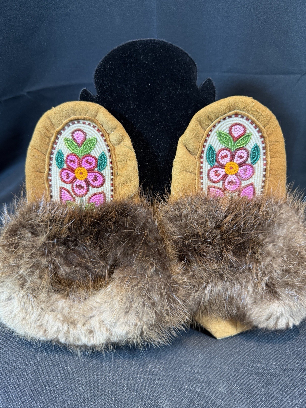 Vintage Native American Style Beaded Moccasins Fur Trim Floral Design 9” Pair