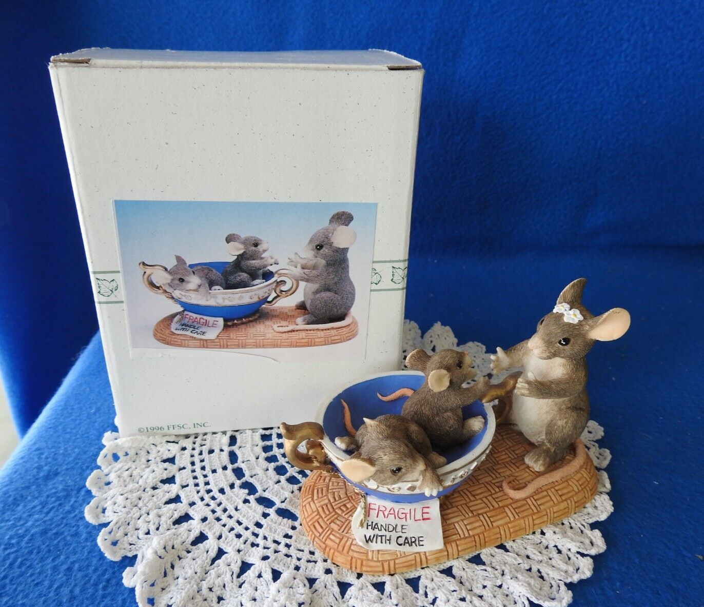 Fitz And Floyd Charming Tails  1996 Fragile Handle With Care  89/601 Figurine
