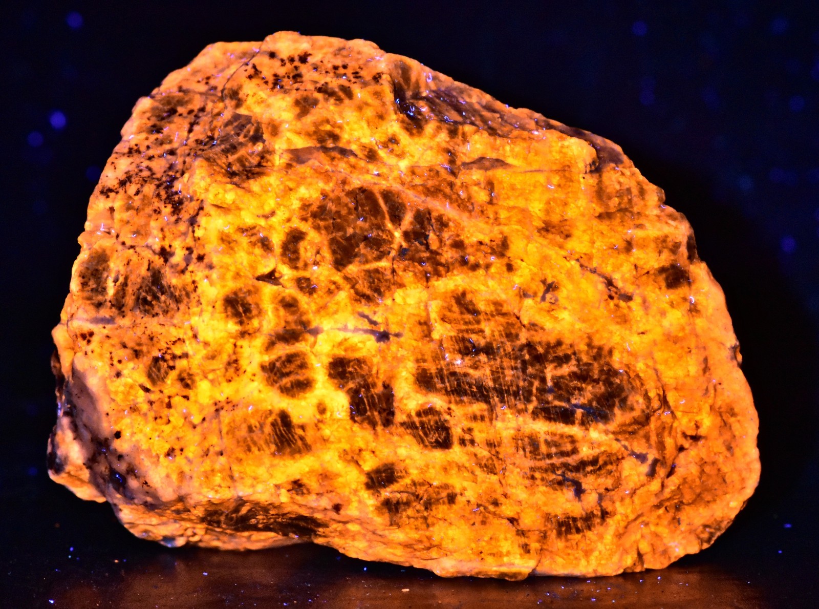 Unique Fluorescent Rough Sodalite Specimen From Badakhshan Afghanistan249 Gram