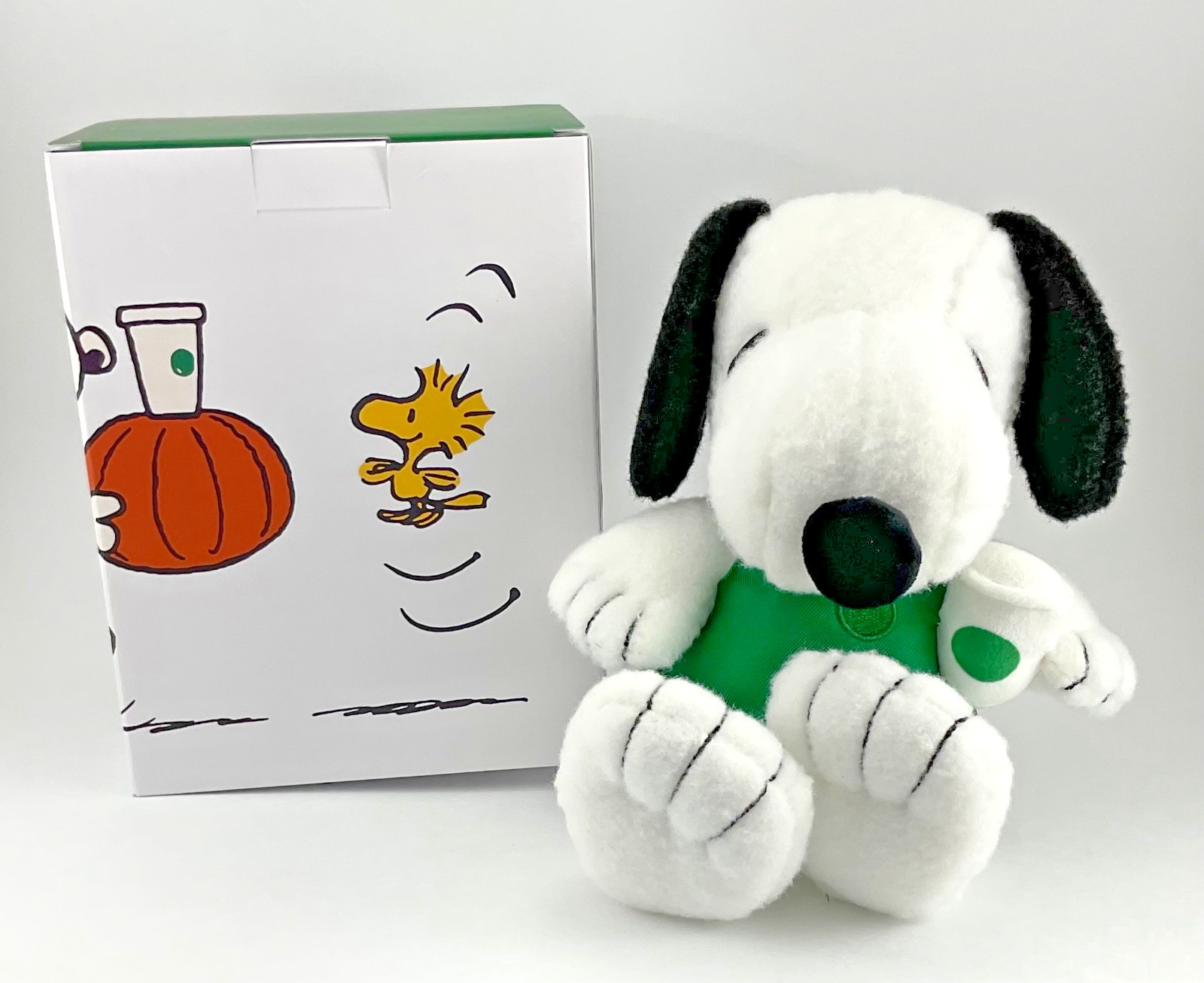 See Video New Starbucks Peanuts Snoopy Plush Doll White/Black/Green with box