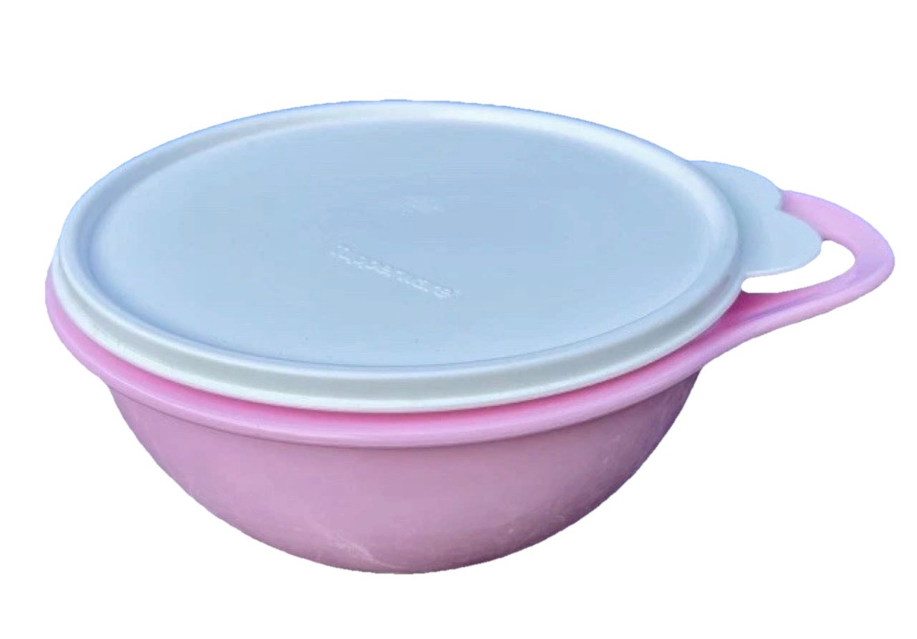 TUPPERWARE PINK 6 CUP THATSA MINI MIXING BOWL WHITE LID FRUITS SALAD SNACK SMALL