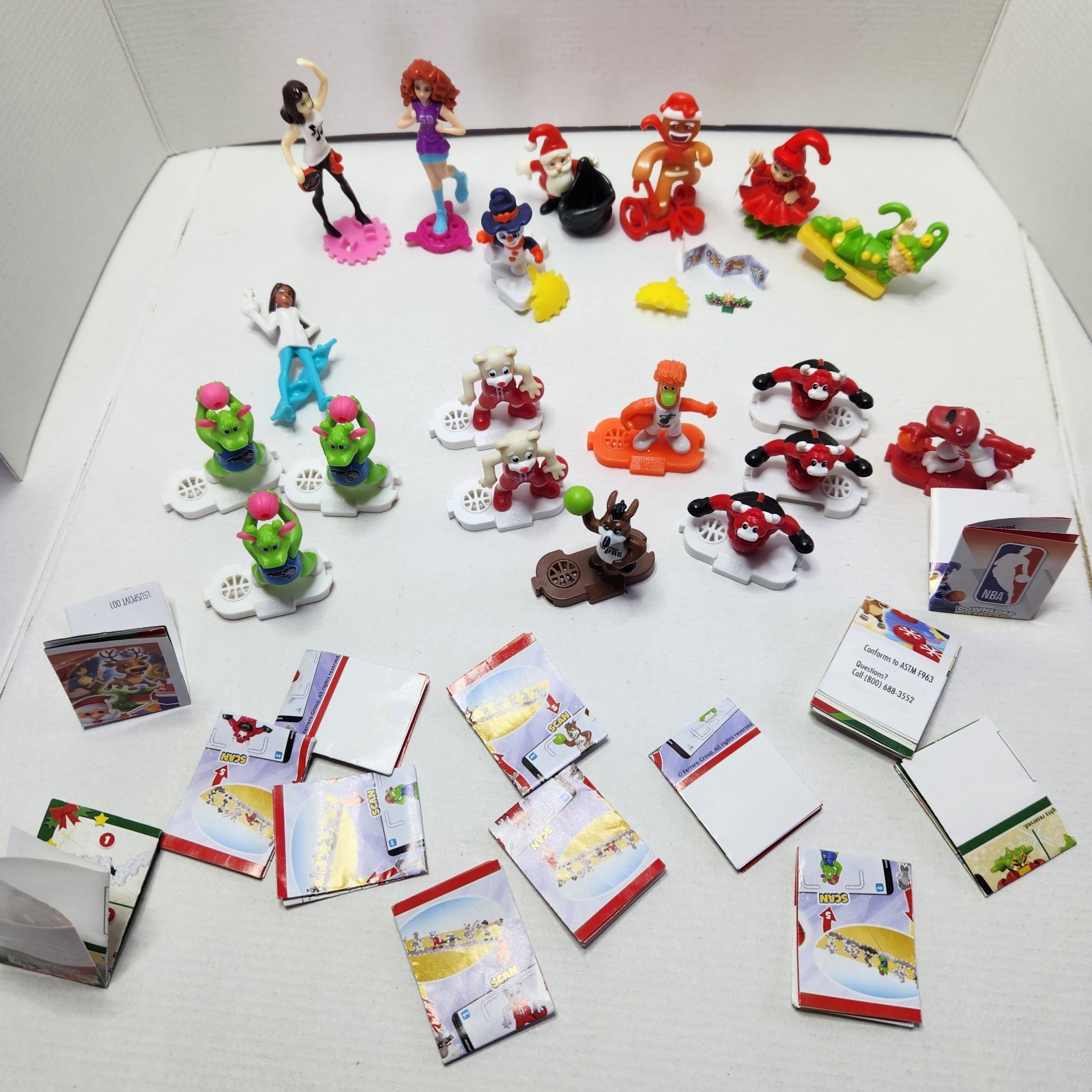 Kinder Joy Egg Team Mascot Figures NBA  Sports Basketball Christmas Papers 36+ 