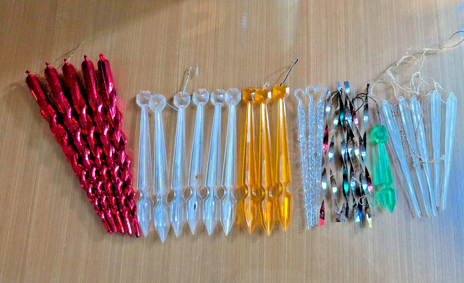 31 Vintage Lot Christmas Icicle Ornaments Diamond Ray Twisted Metal Plastic🎄