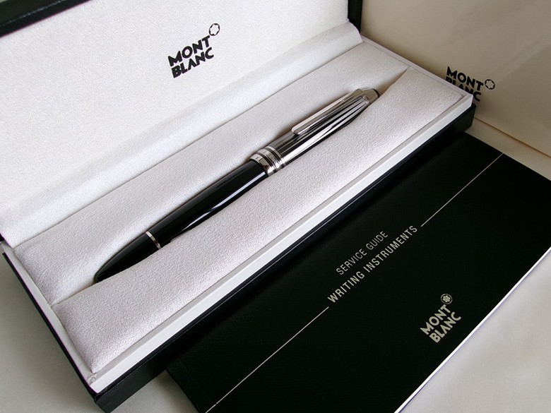 Montblanc Meisterstuck Solitaire Doue Le Grand Black & White Fountain Pen F Nib